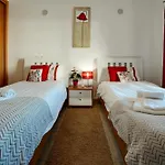 Spacious Apartment With Huge Terrace And Swimming Pool