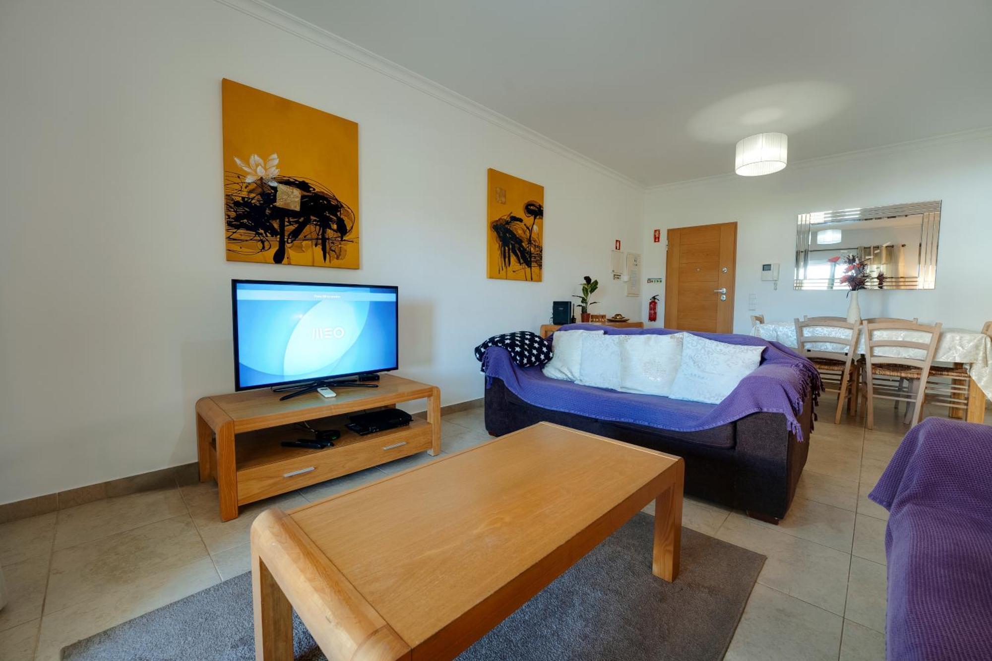 Spacious With Huge Terrace And Swimming Pool Lagos