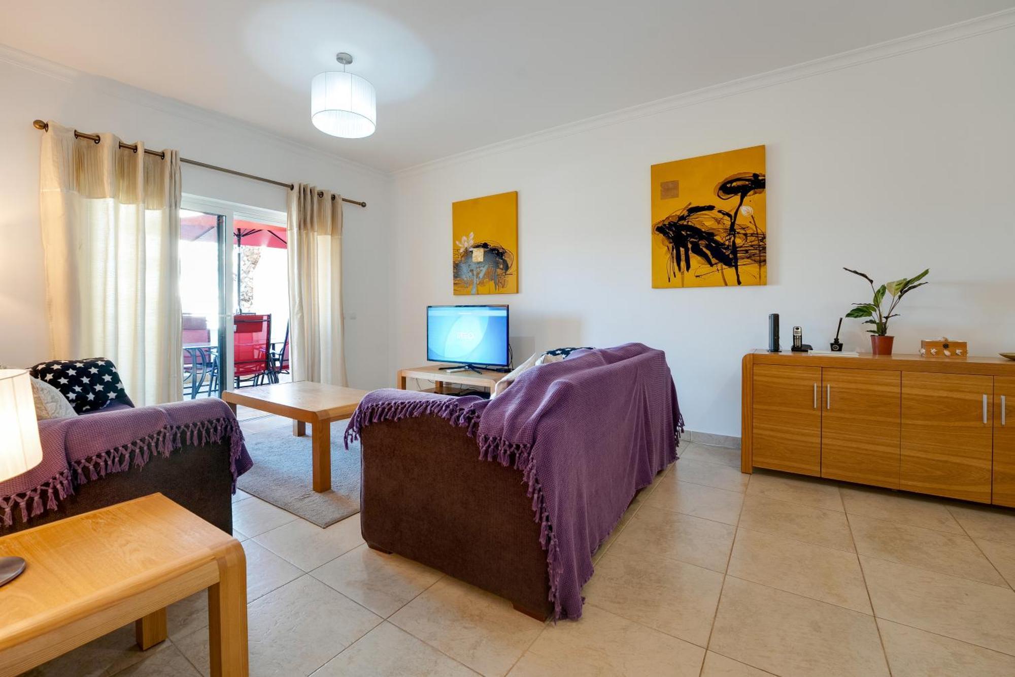 Spacious With Huge Terrace And Swimming Pool Apartment *