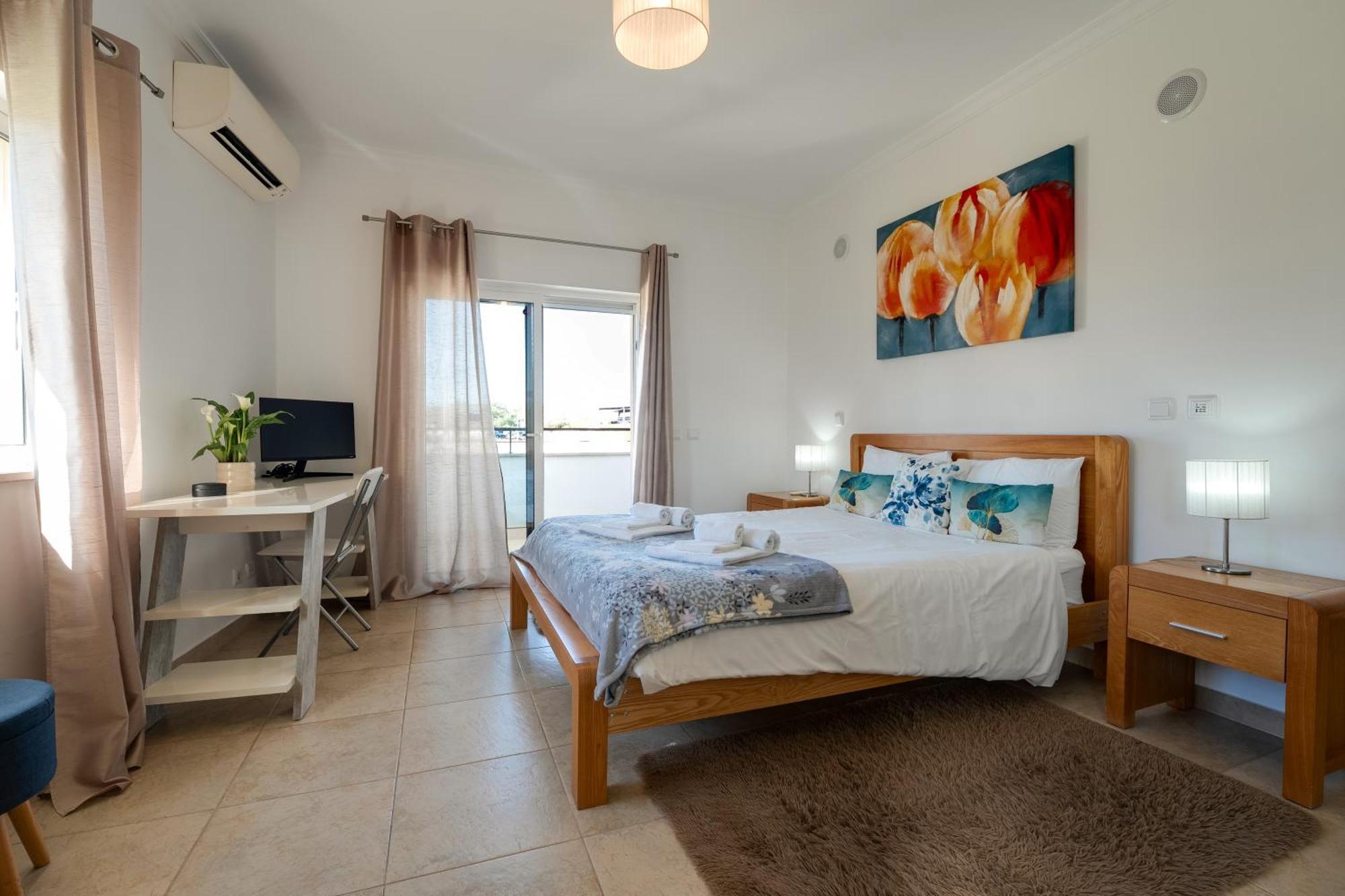Spacious With Huge Terrace And Swimming Pool *
