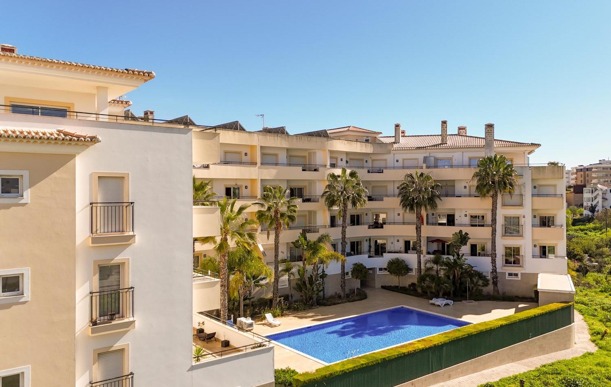 Spacious With Huge Terrace And Swimming Pool Apartamento Lagos