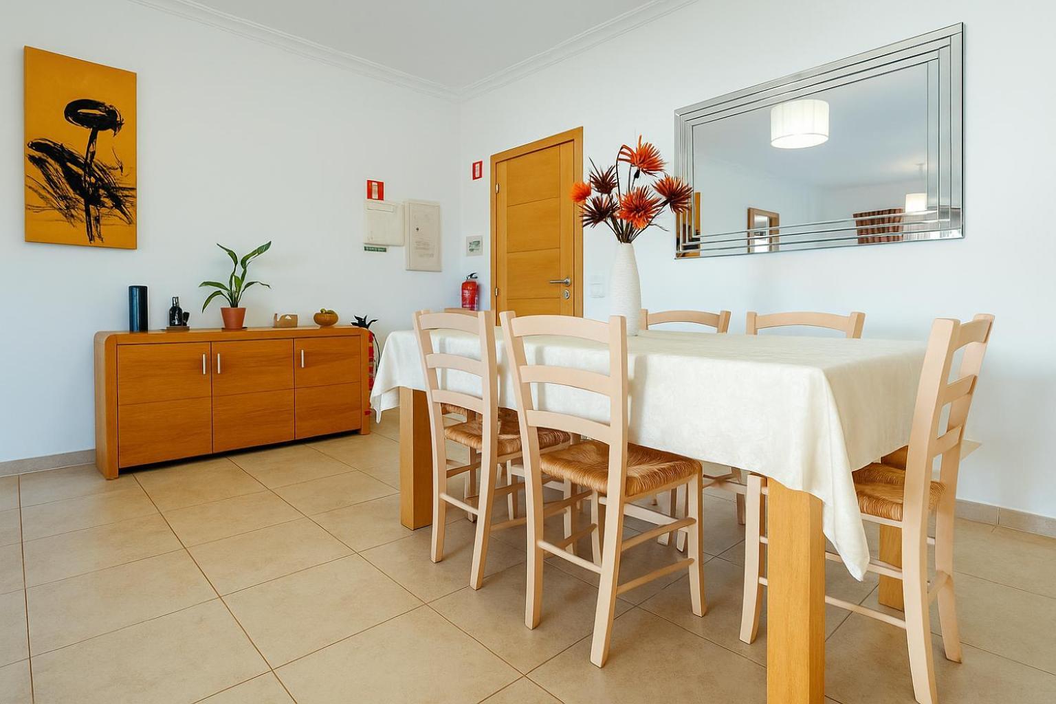 Spacious With Huge Terrace And Swimming Pool Apartment