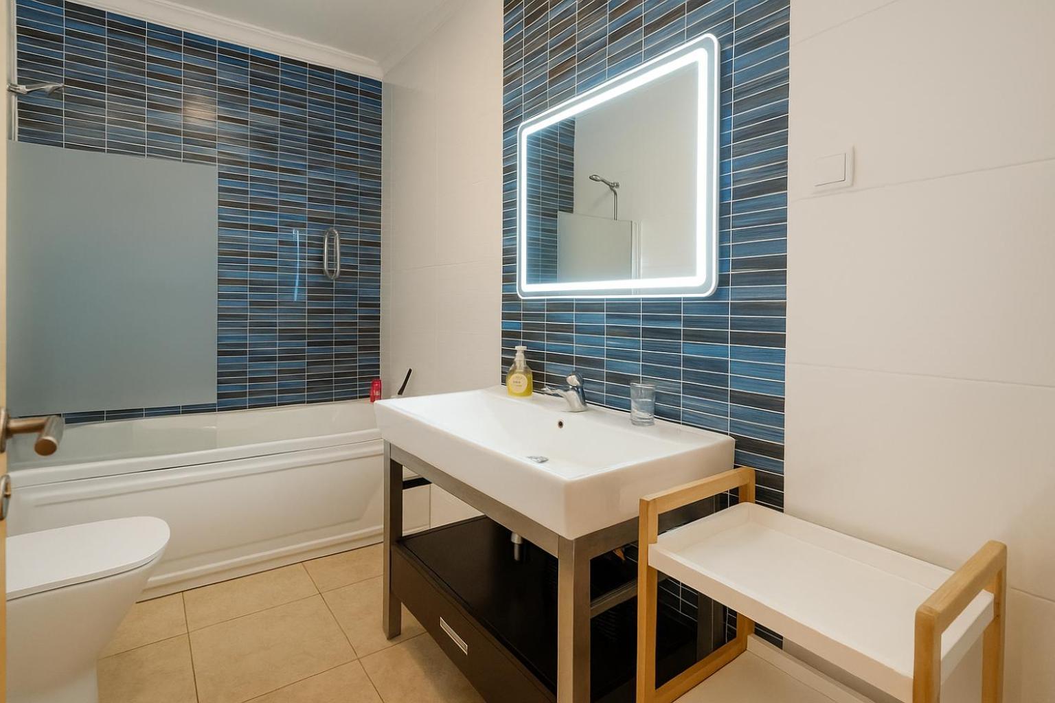 Spacious With Huge Terrace And Swimming Pool * Lagos