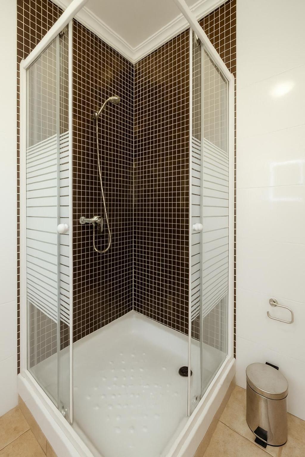 Spacious With Huge Terrace And Swimming Pool Apartment